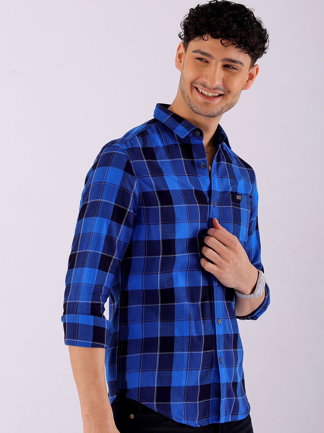 The Indian Garage Co Men Blue Slim Fit Checked Casual Shirt
