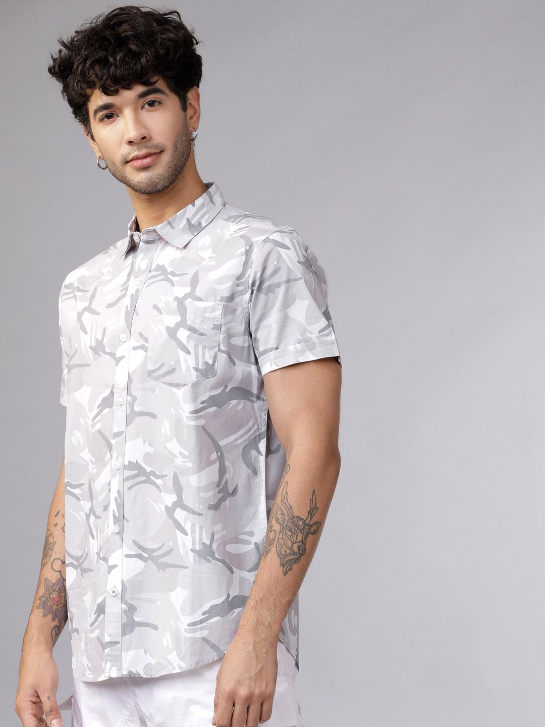 HIGHLANDER Men White & Grey Slim Fit Camouflage Printed Casual Shirt