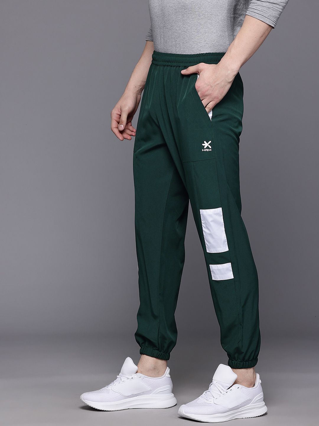 HRX by Hrithik Roshan Men Colourblocked Detail Mid-Rise Regular Fit Lifestyle Joggers