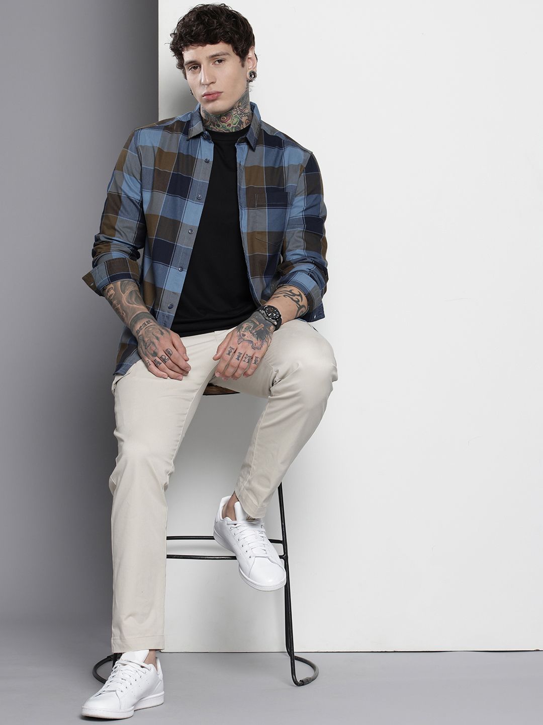 The Indian Garage Co Men Navy Blue Slim Fit Checked Casual Shirt