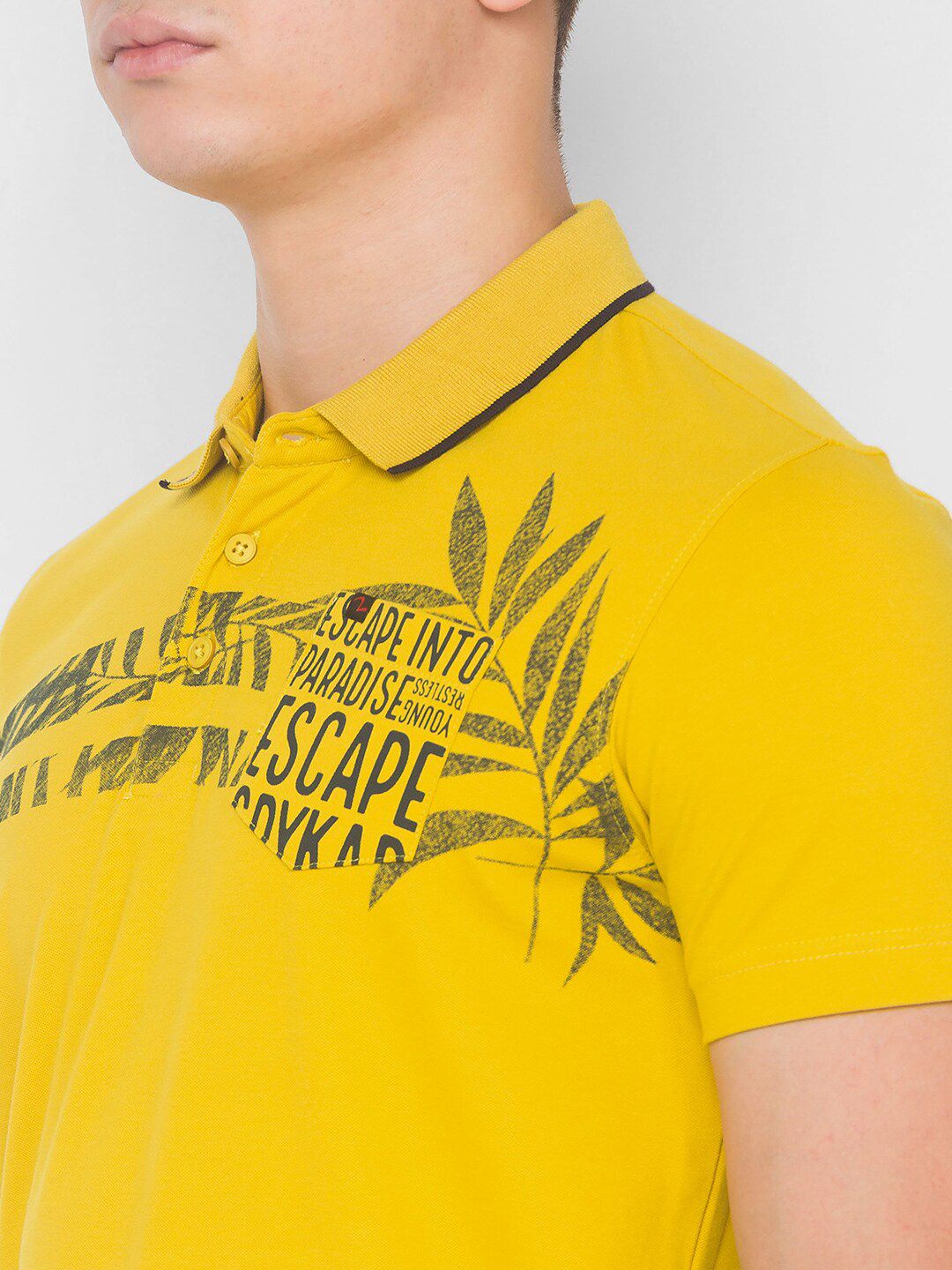 SPYKAR Men Yellow Typography Printed Pockets Slim Fit T-shirt