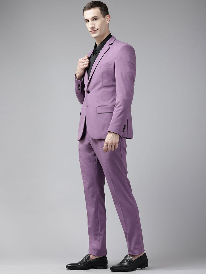 Parti Park Avenue Blazer dengan Seluar