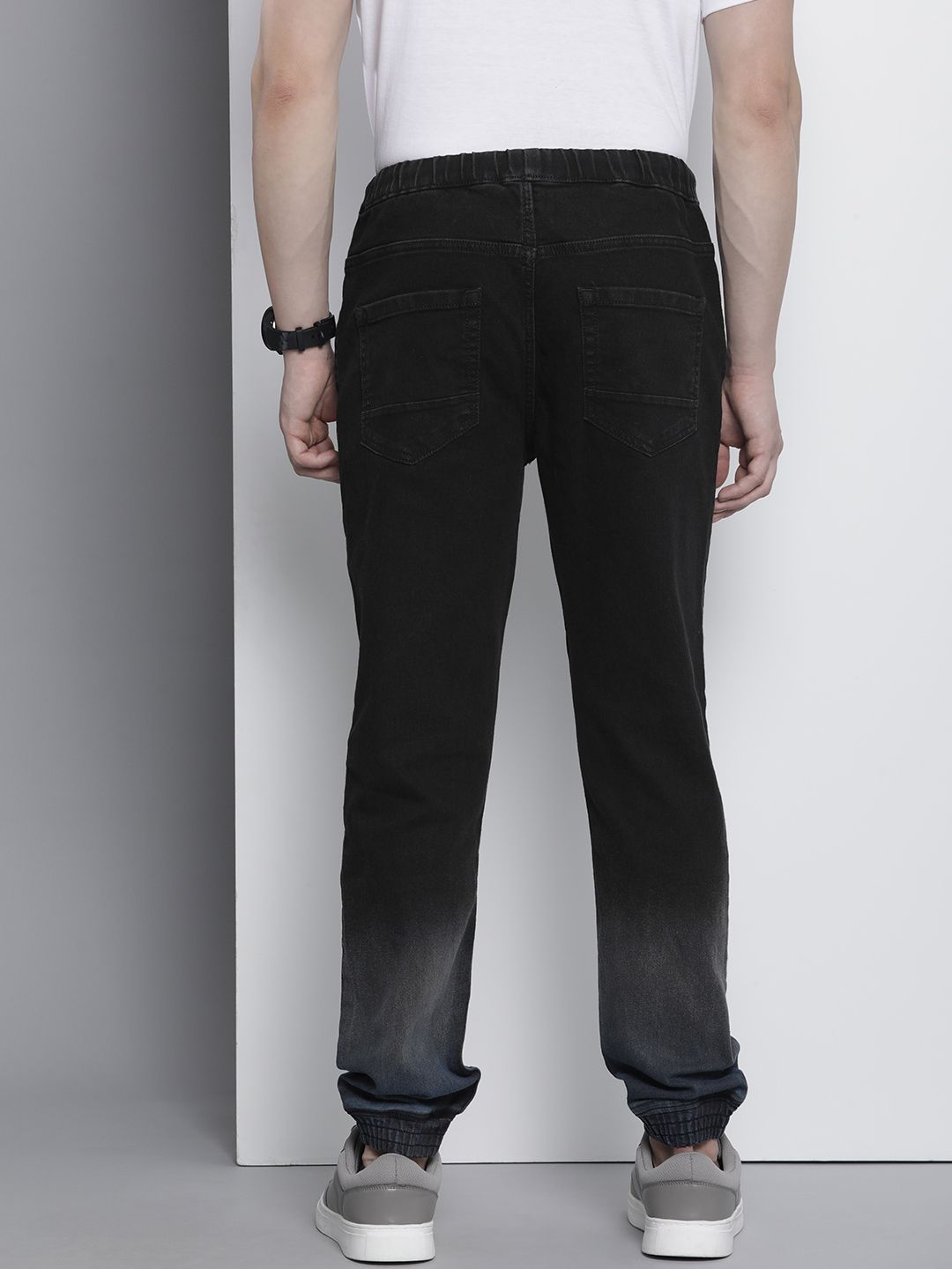 The Indian Garage Co Men Light Fade Ombre Stretchable Jogger Jeans