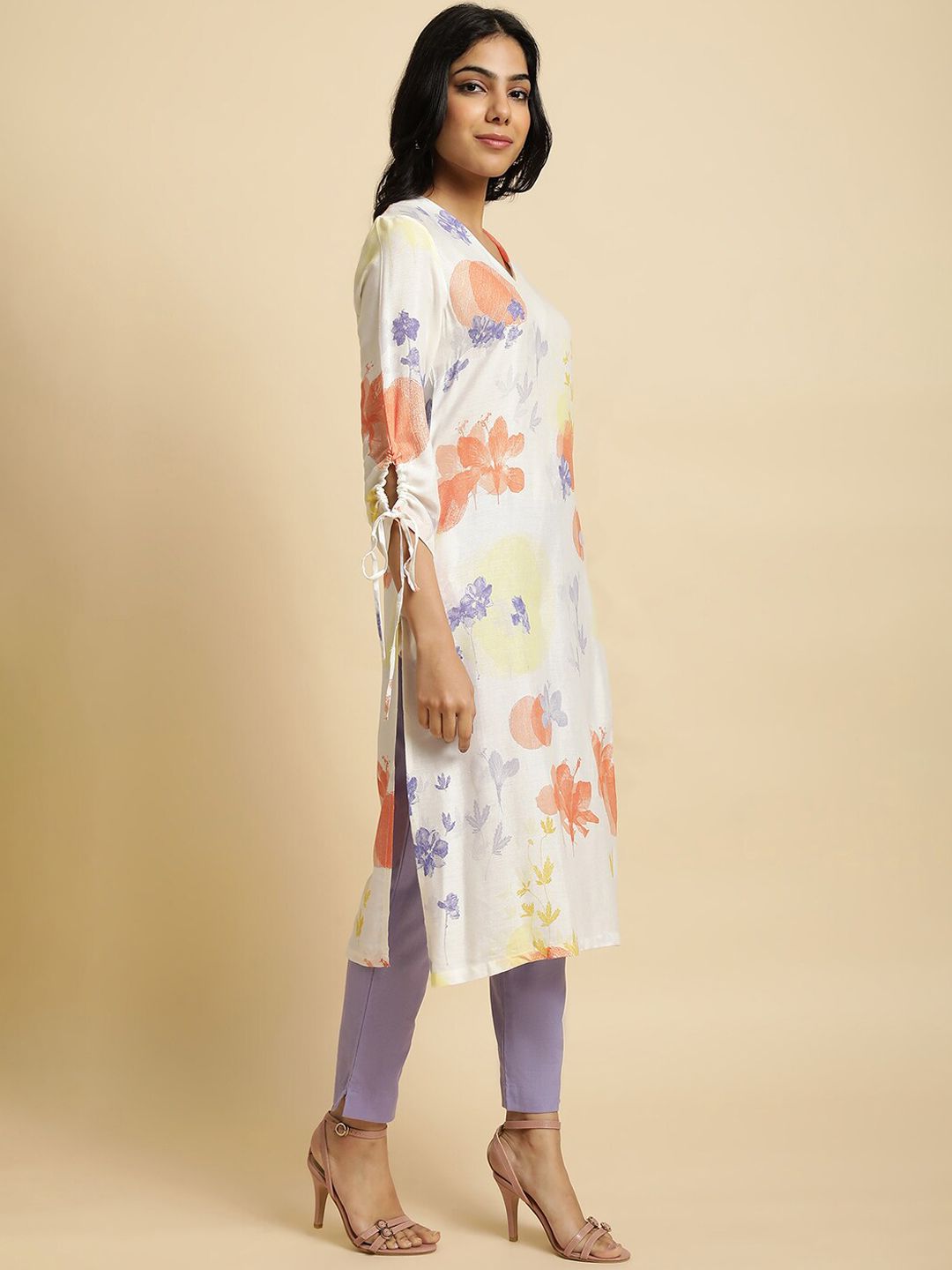 W Floral Printed V-Neck Regular Kurta with Trousers