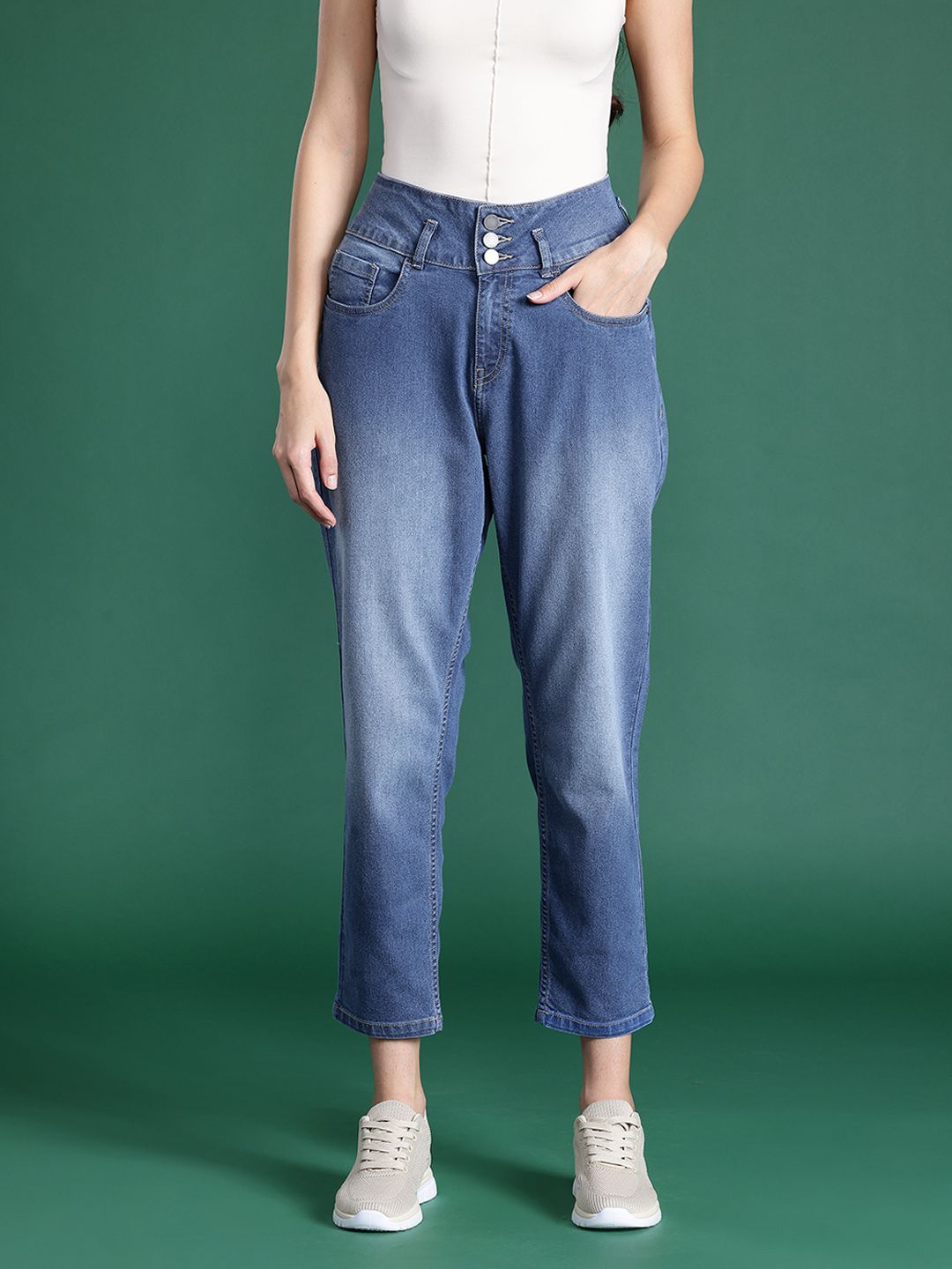 DressBerry Women Boyfriend Fit High-Rise Light Fade Stretchable Jeans