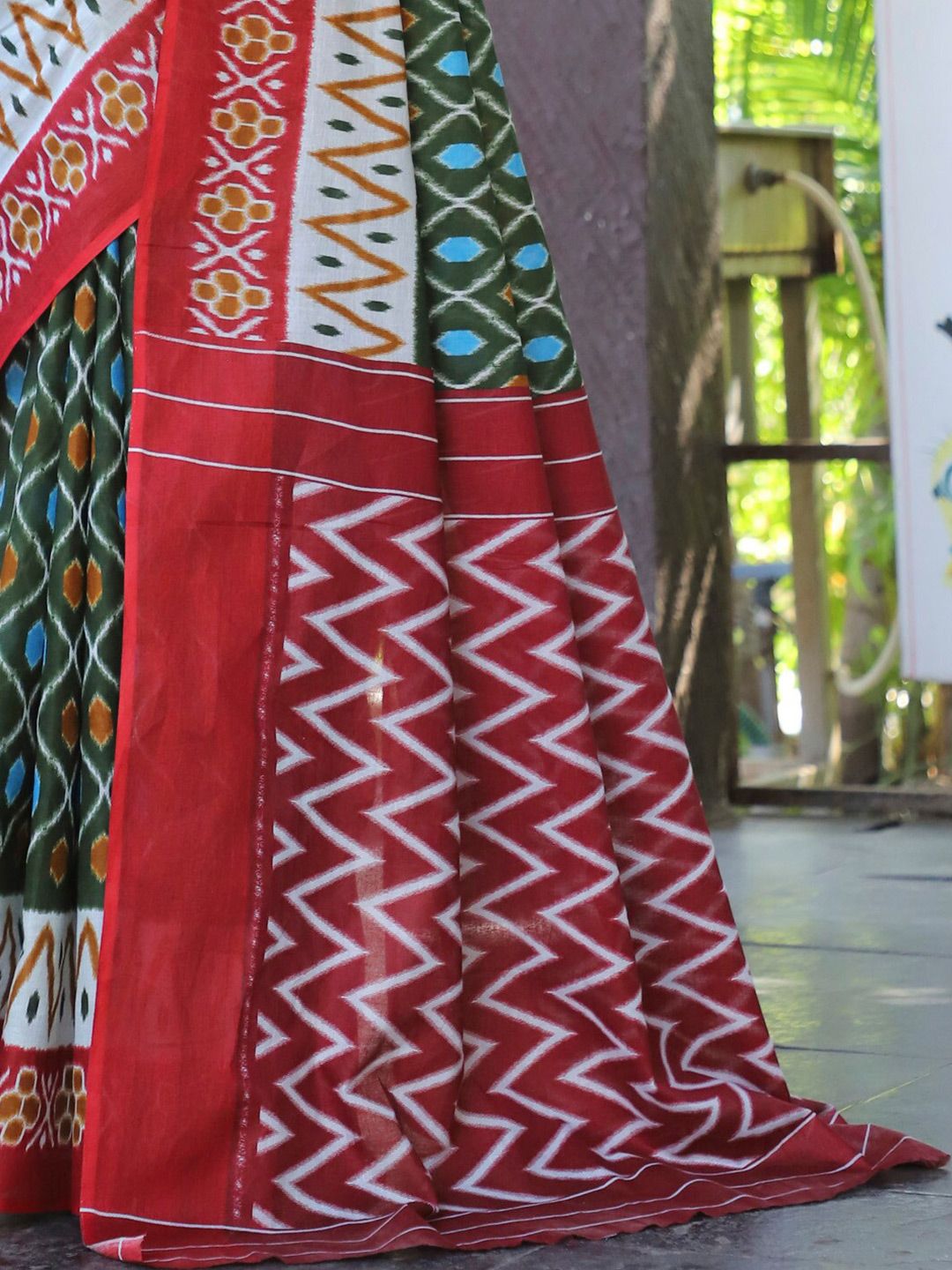 Saree mall Ethnic Motifs Poly Cotton Ikat Sarees
