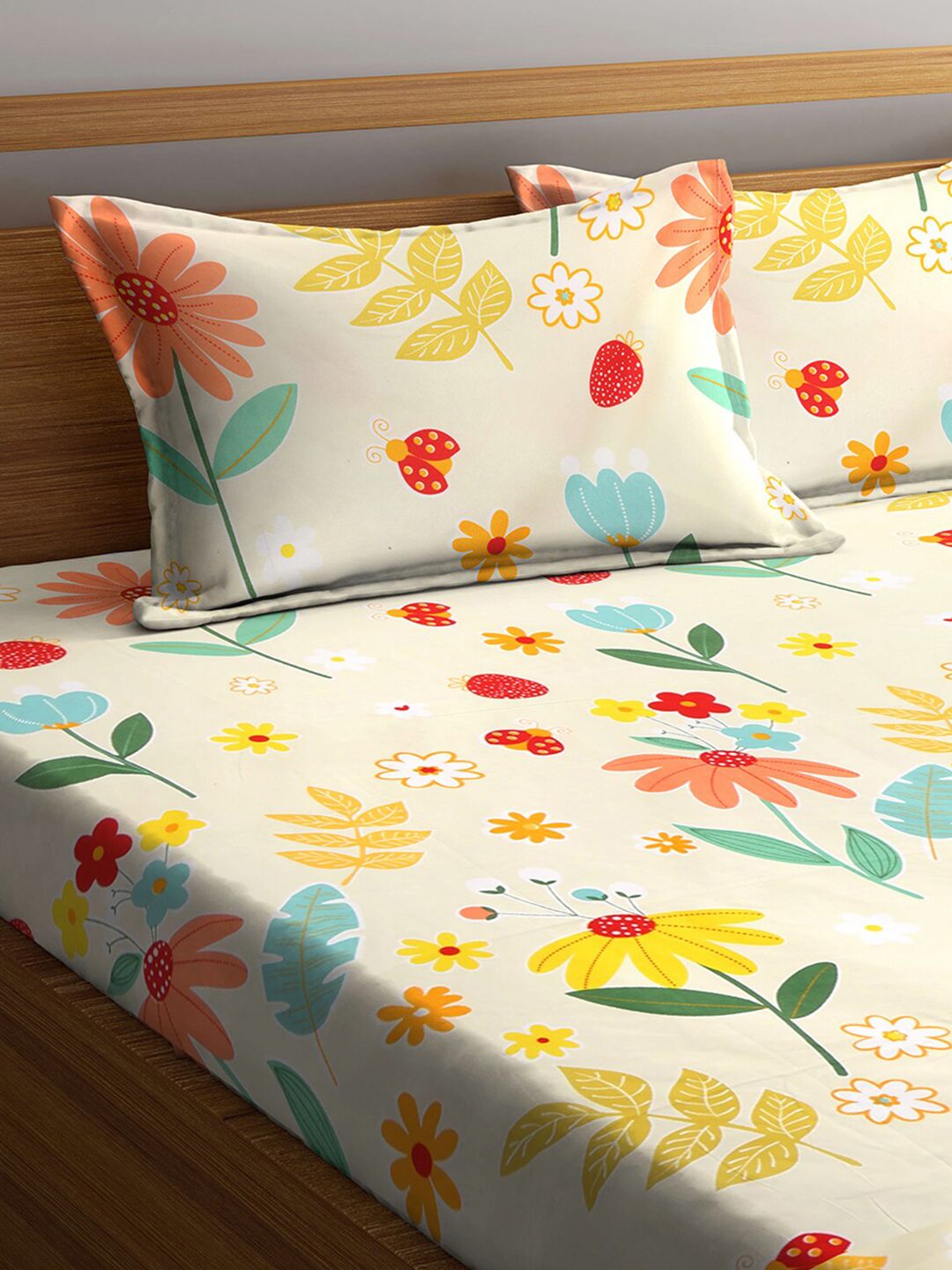 KLOTTHE Yellow & Red Floral 300 TC King Bedsheet with 2 Pillow Covers