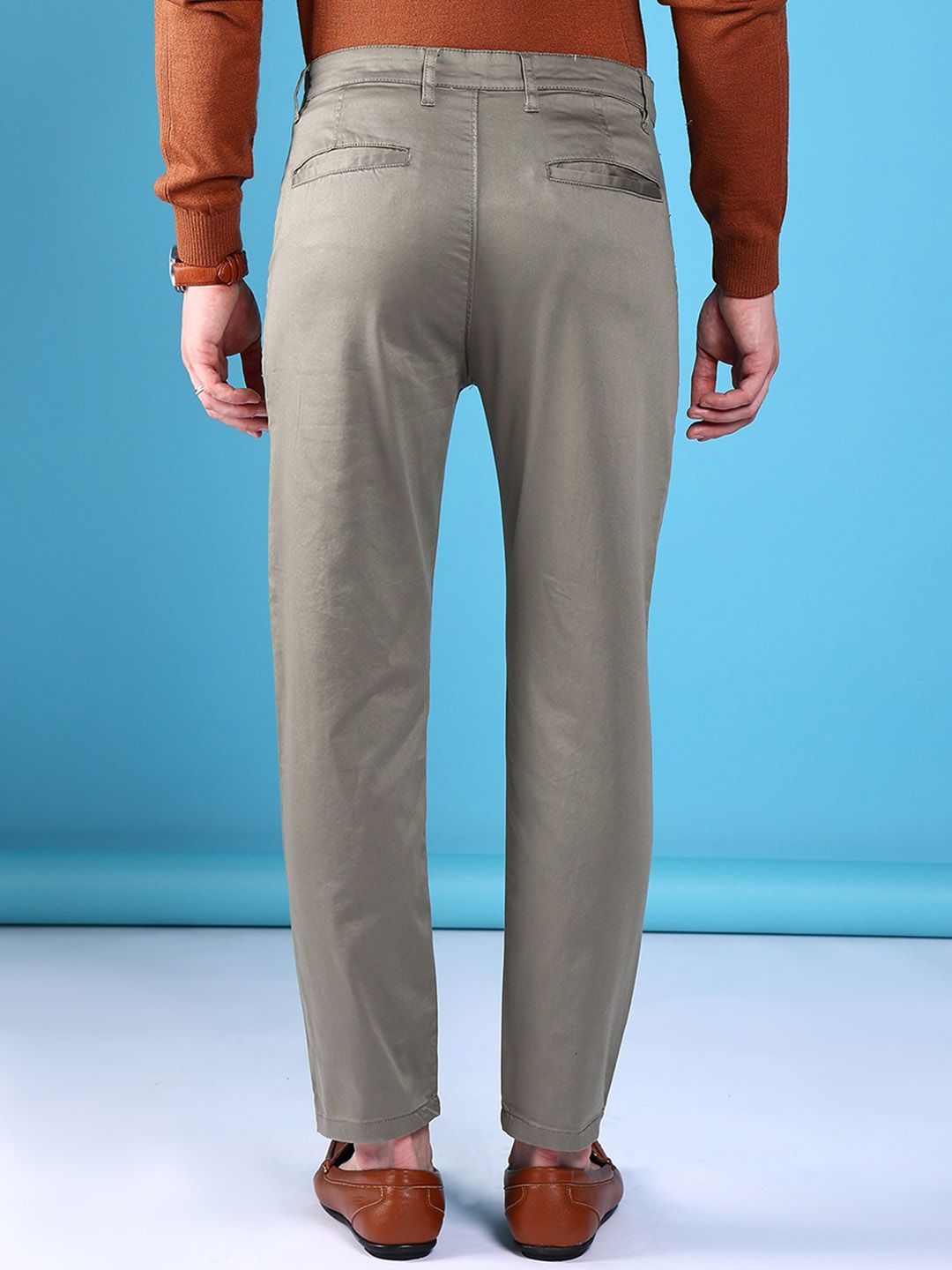 The Indian Garage Co Men Slim Fit Mid-Rise Pleated Cotton Chinos Trousers