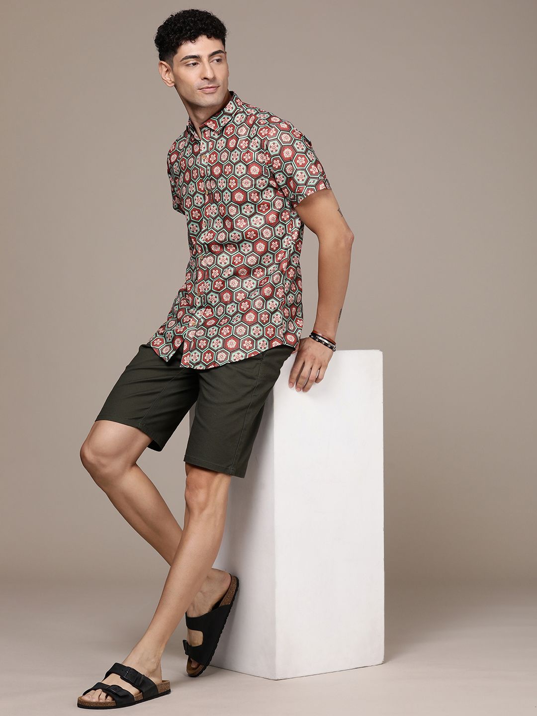 DENNISON Men Brown Comfort Floral Printed Casual Shirt
