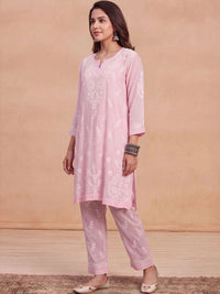 Rumah Chikankari Wanita Biasa Chikankari Chanderi Silk Kurta dengan Seluar