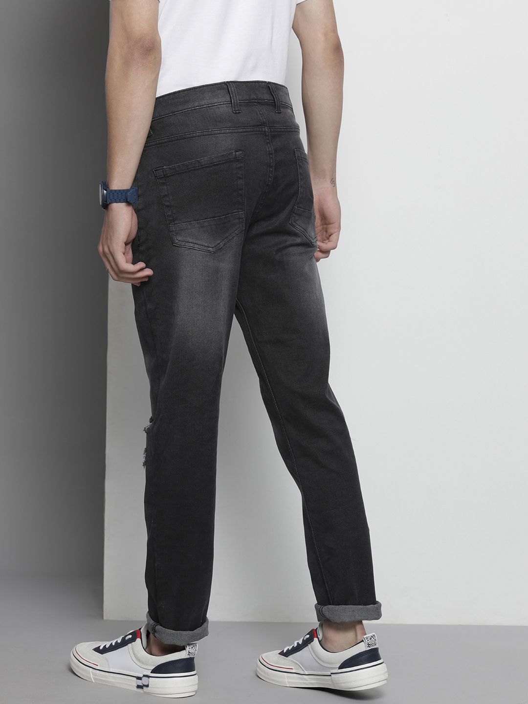 The Indian Garage Co Men Black Slim Fit Low Distress Light Fade Streachable Jeans