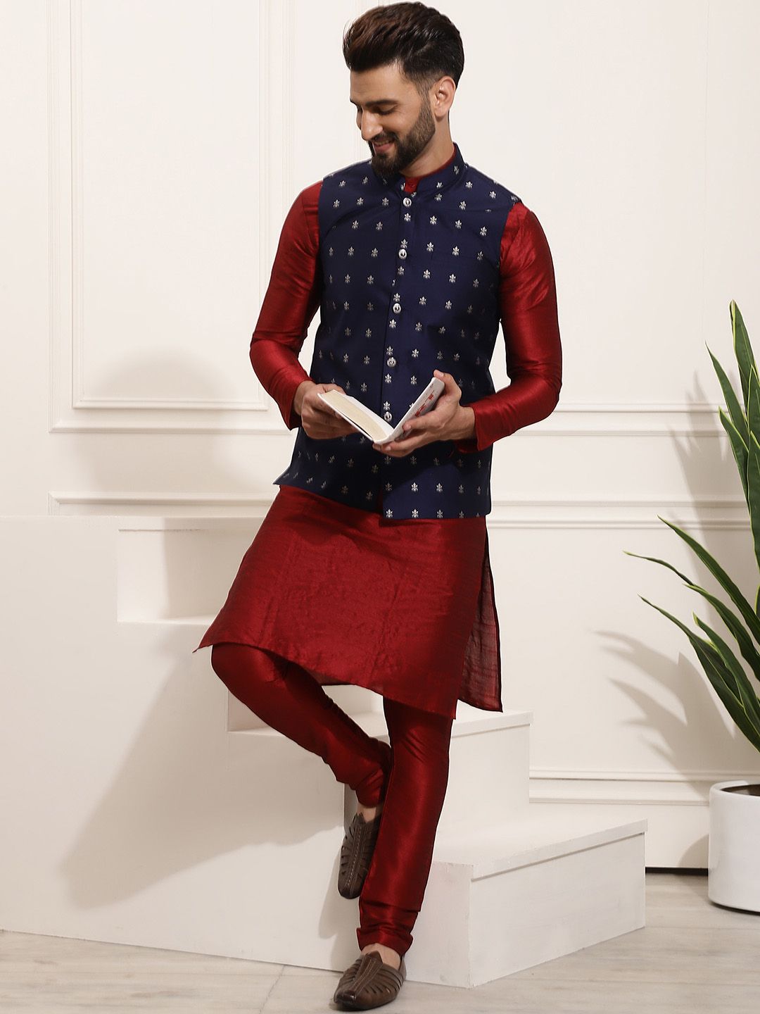 SOJANYA Kurta Lelaki Maroon & Navy Blue dengan Jaket Churidar Dan Nehru