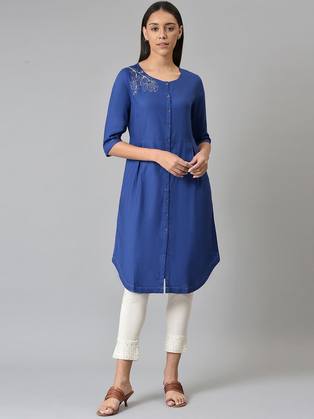 W Women Blue Floral Embroidered Thread Work Floral Printed  Kurta