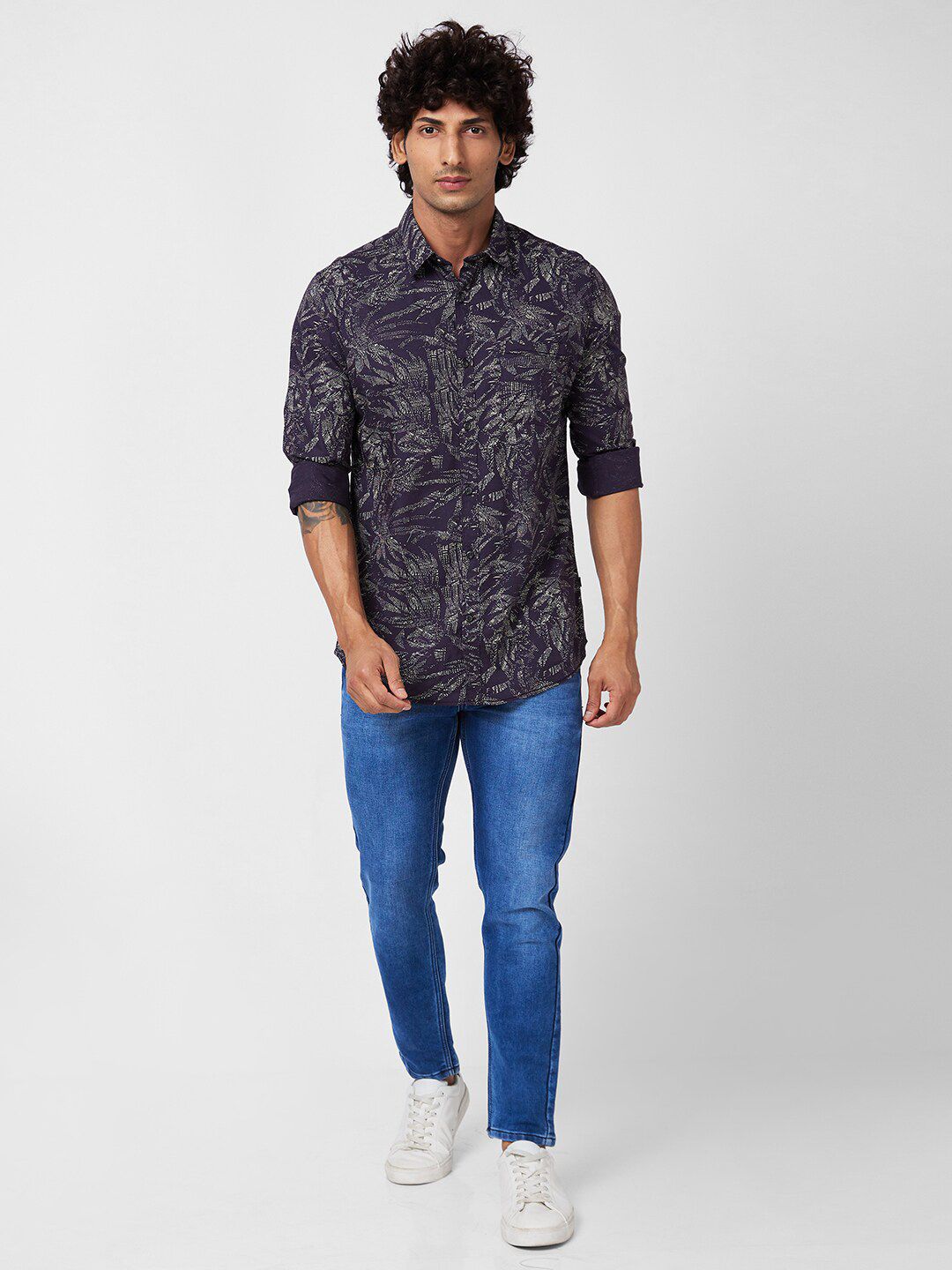 SPYKAR Slim Fit Abstract Printed Casual Shirt