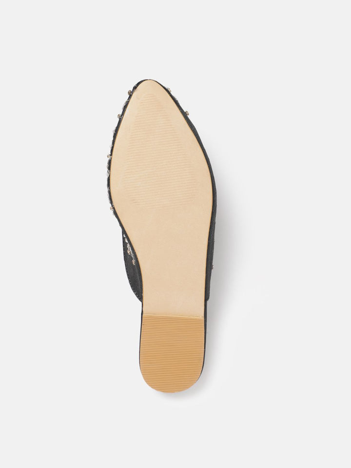 House of Pataudi Women Embellished Ethnic Mules