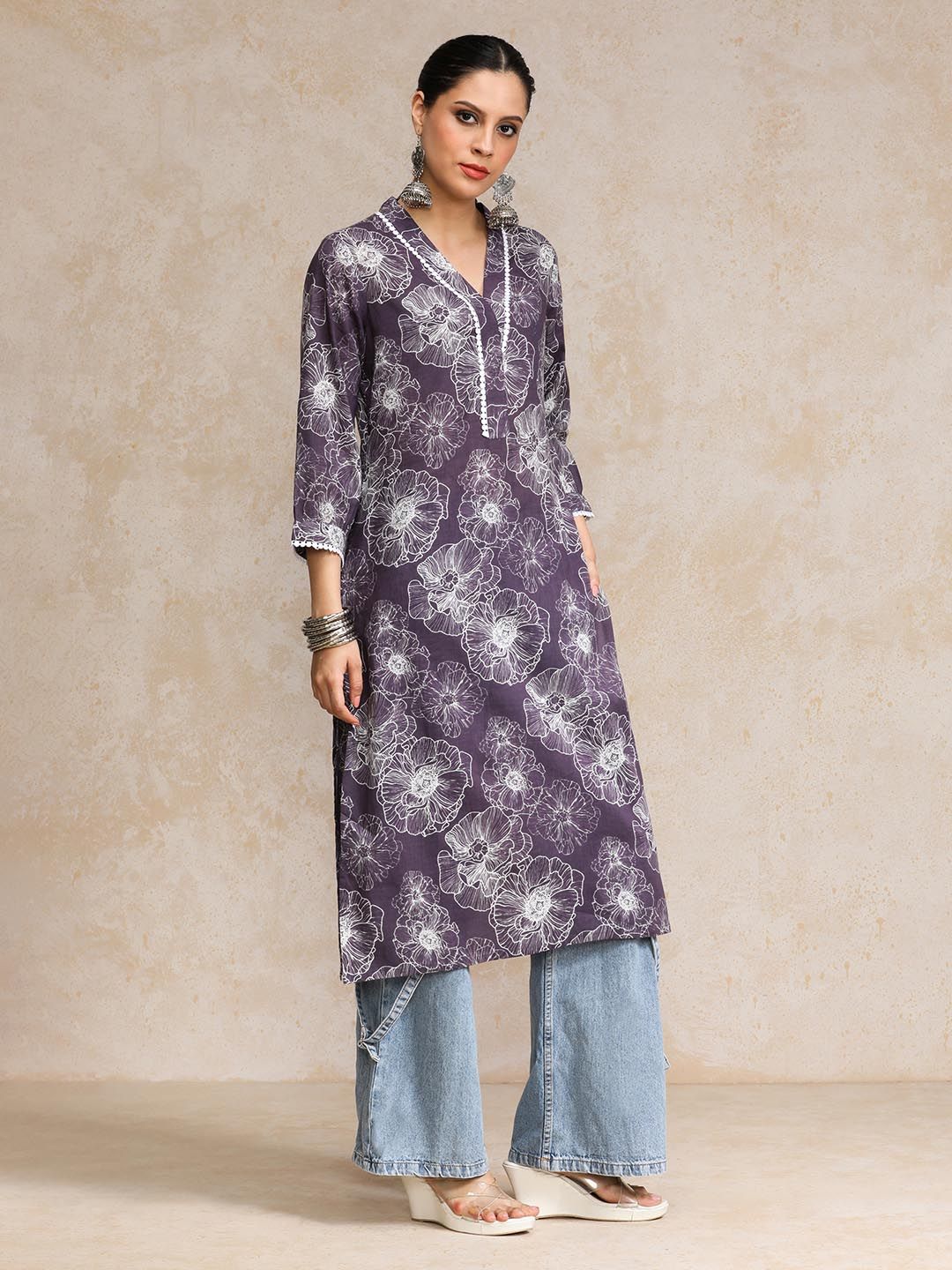 Varanga Floral Printed V-Neck Straight Cotton Kurta