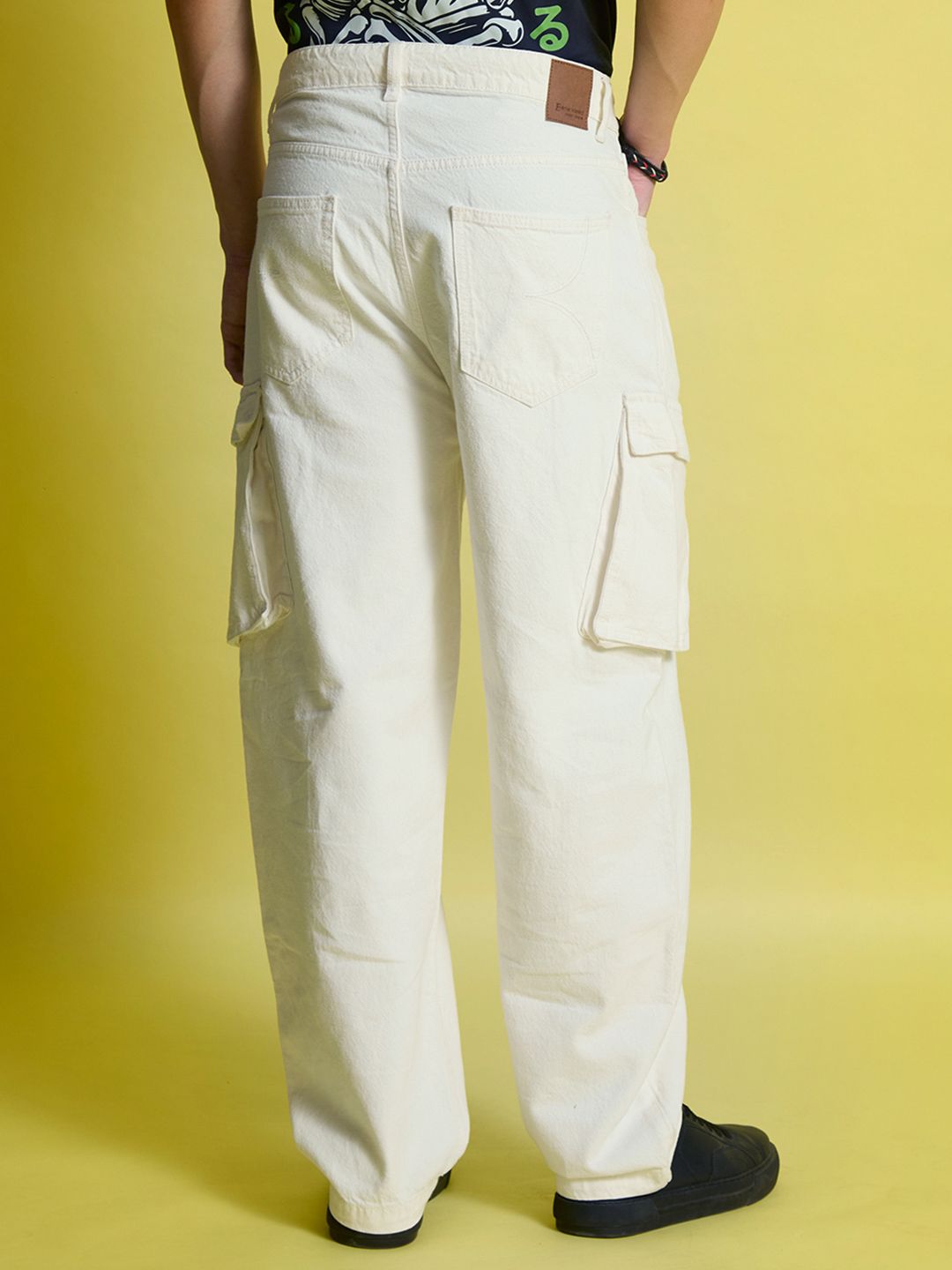 Bene Kleed Men Pure Cotton Clean Look Mid-Rise Baggy Fit Cargo Jeans
