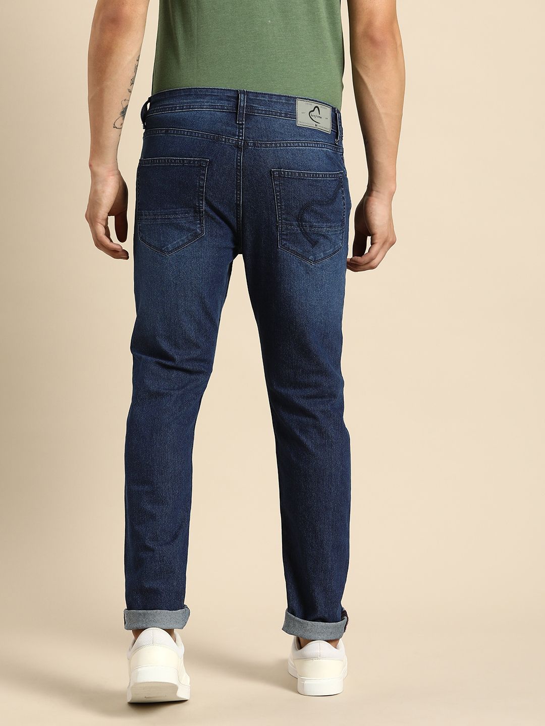Menjadi Lelaki Manusia Slim Sesuai Cahaya Pudar Seluar Jeans