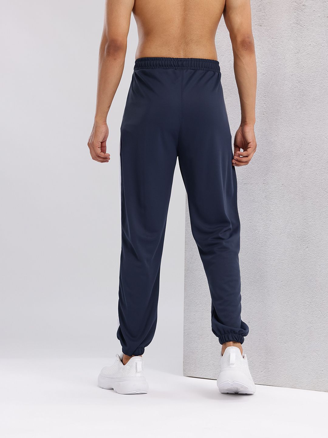 HRX by Hrithik Roshan Men Side Striped Rapid-Dry Mid-Rise Training Joggers
