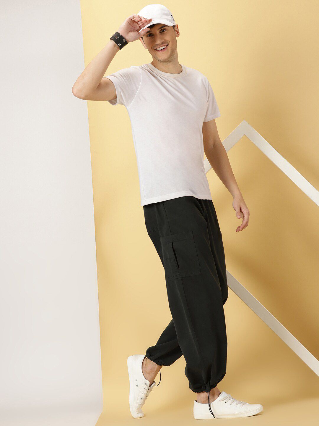 Thomas Scott Men Mid Rise Parachute Fit Pure Cotton Cargo Trousers