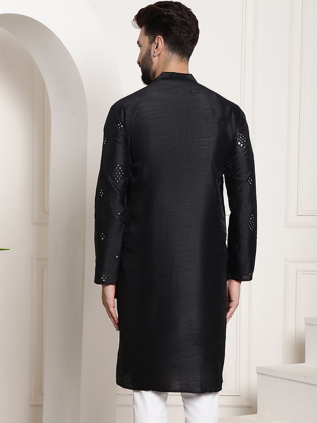 SOJANYA Mandarin Collar Mirror Work Straight Kurta