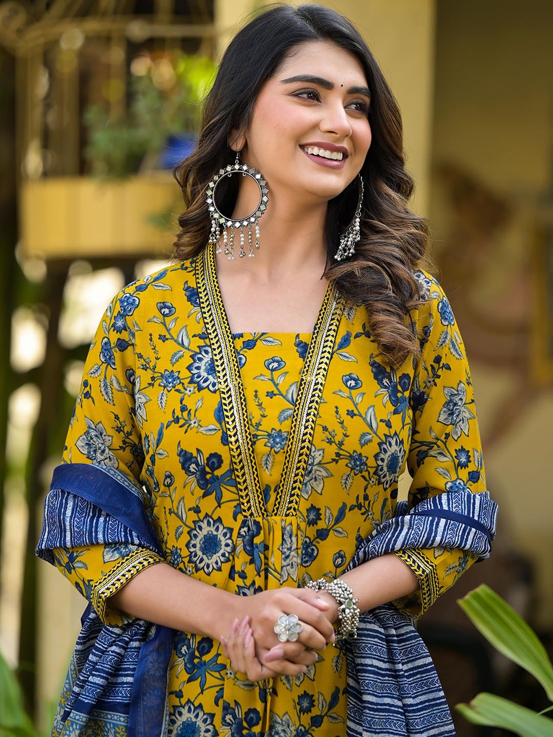 KALINI Women Floral Printed Regular Thread Work Kurta with Trousers & With Dupatta
