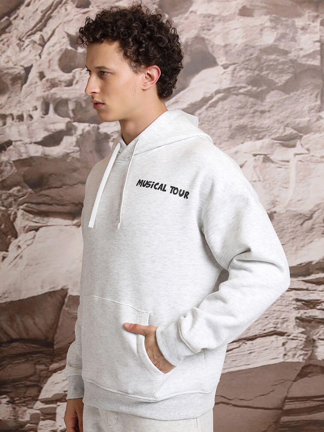 HIGHLANDER White Typography Printed Hooded Long Sleeves Oversized Pullover Sweatshirt