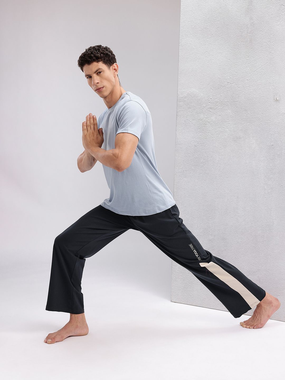HRX by Hrithik Roshan Men Side Contrast Detail Yoga Track Pants