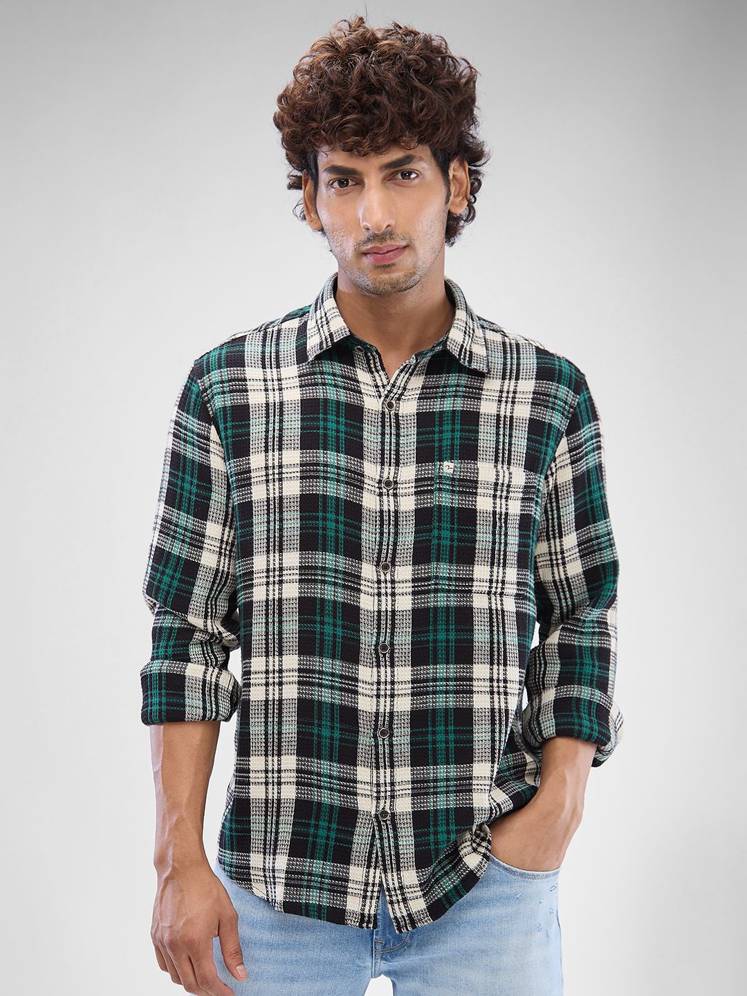 SPYKAR Men Slim Fit Opaque Checked Spread Collar Casual Shirt