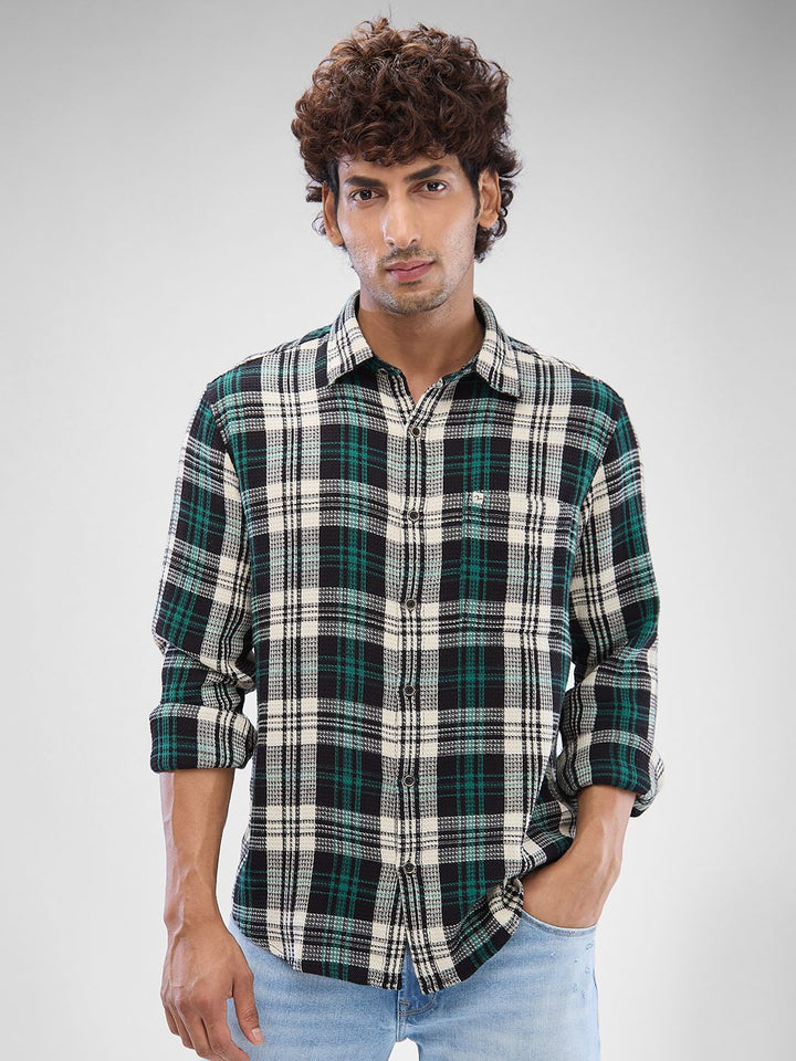 SPYKAR Men Slim Fit Opaque Checked Spread Collar Casual Shirt