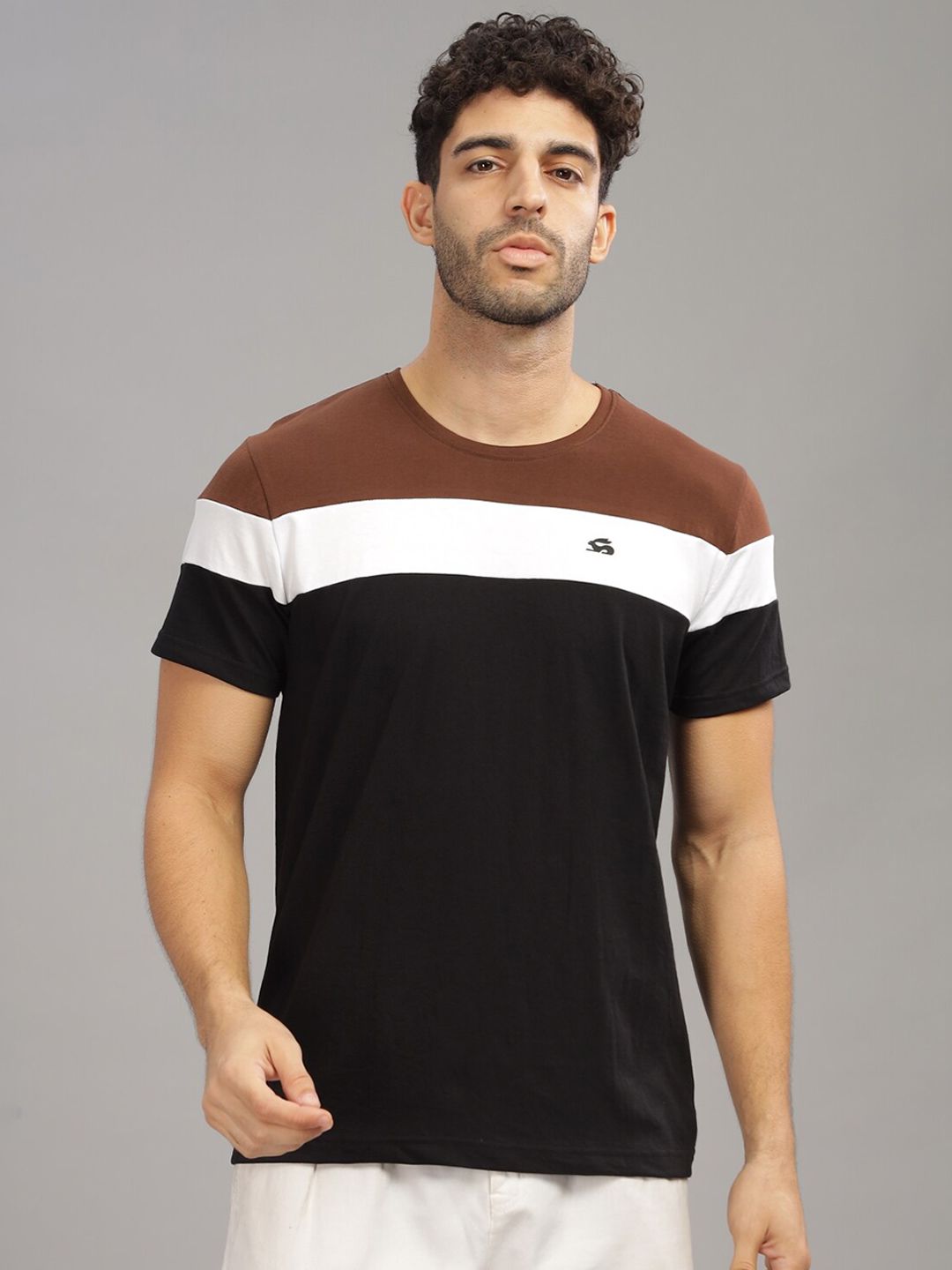ADRO Colourblocked Regular Fit Cotton T-shirt