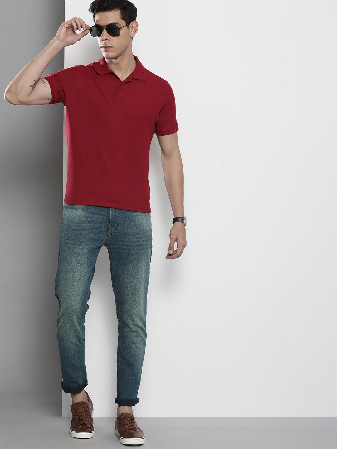 The Indian Garage Co Men Blue Slim Fit Heavy Fade Stretchable Jeans
