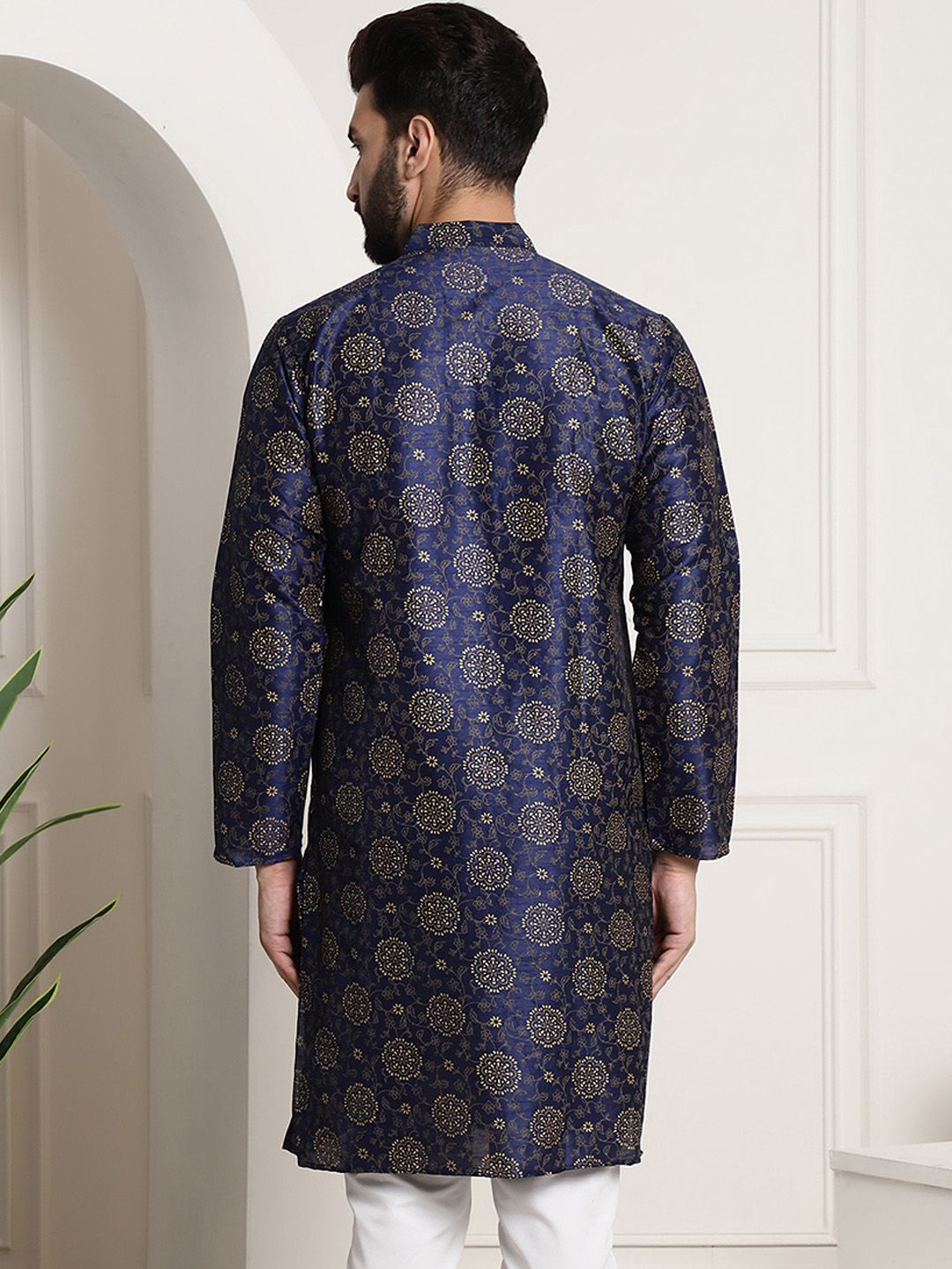 Sojanya Floral Printed Mandarin Collar Straight Kurta