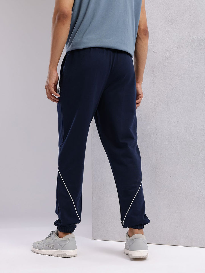 HRX by Hrithik Roshan Men Contrast Piping Mid-Rise Lifestyle Joggers