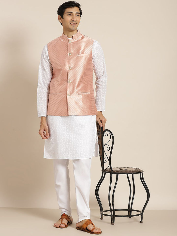 SOJANYA Lelaki Motif Etnik Putih Chikankari Kurta Kapas Tulen dengan Jaket Churidar & Nehru