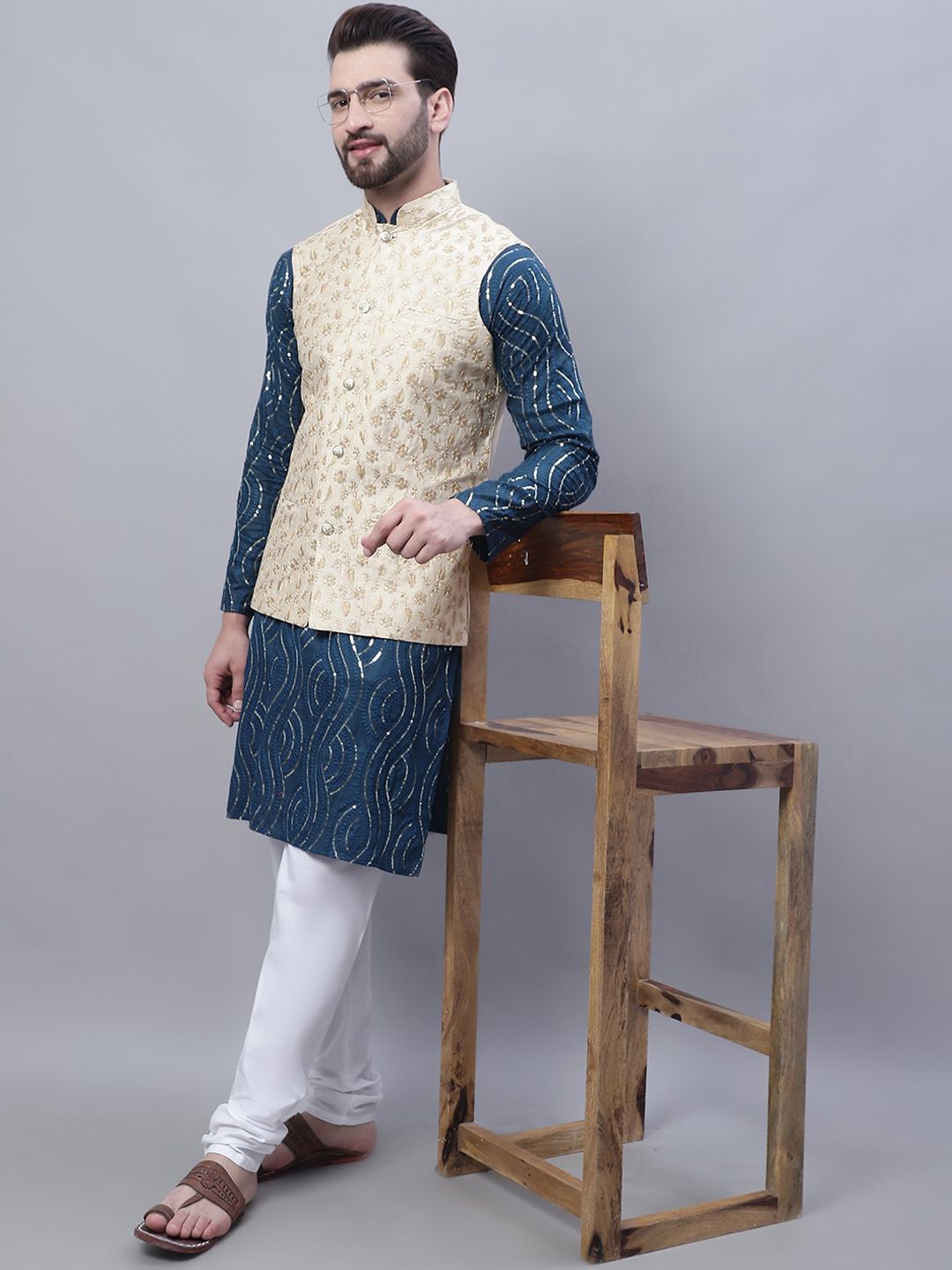 SOJANYA Men Leheriya Embroidered Sequinned Pure Cotton Kurta With Churidar & Nehru Kurta