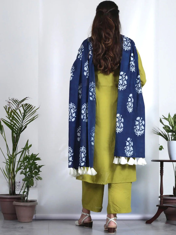 Rustorange Women Round Neck Kurta with Salwar & With Dupatta