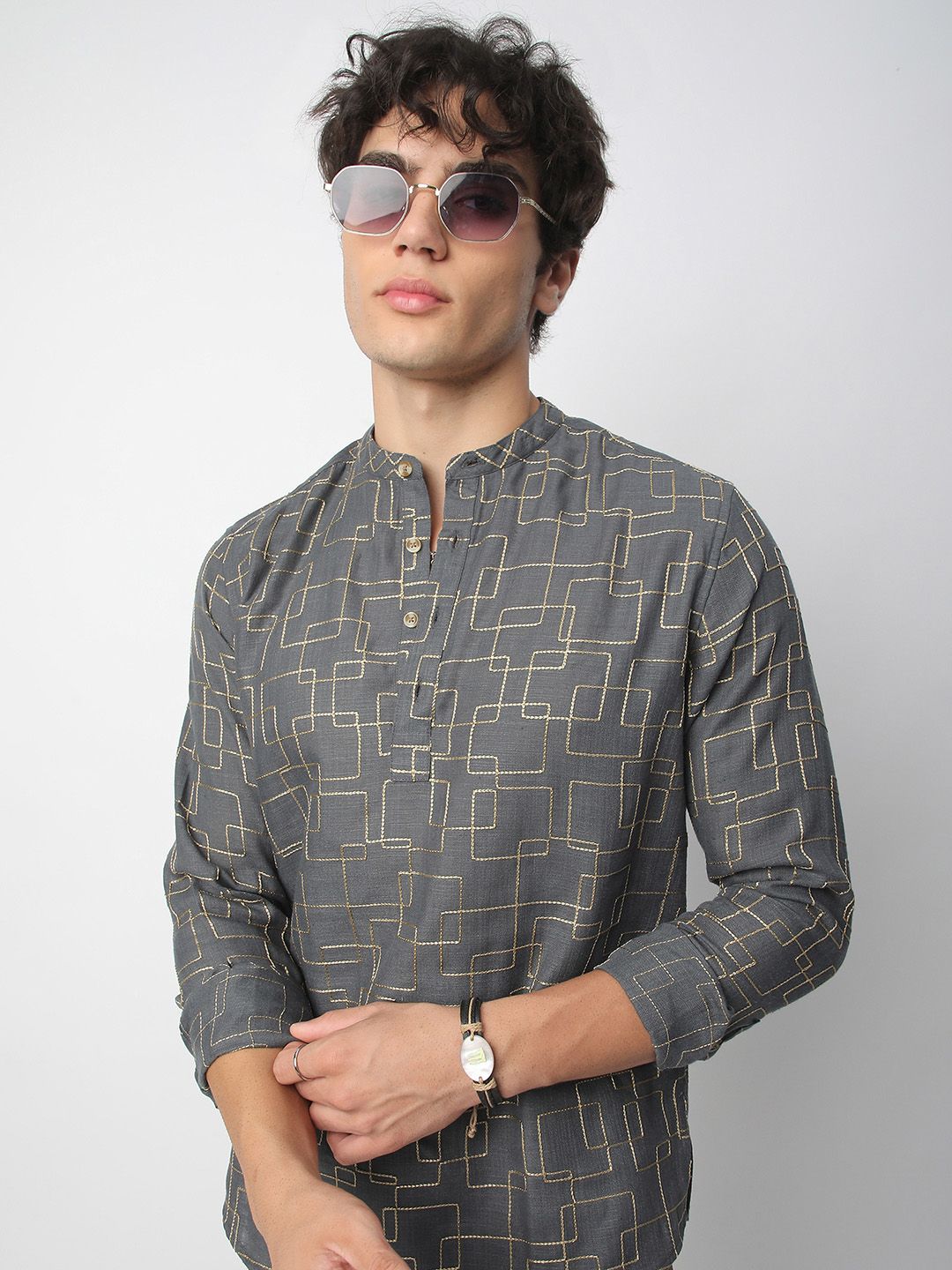 VASTRADO Geometric Embroidered Band Collar Thread Work Straight Kurta