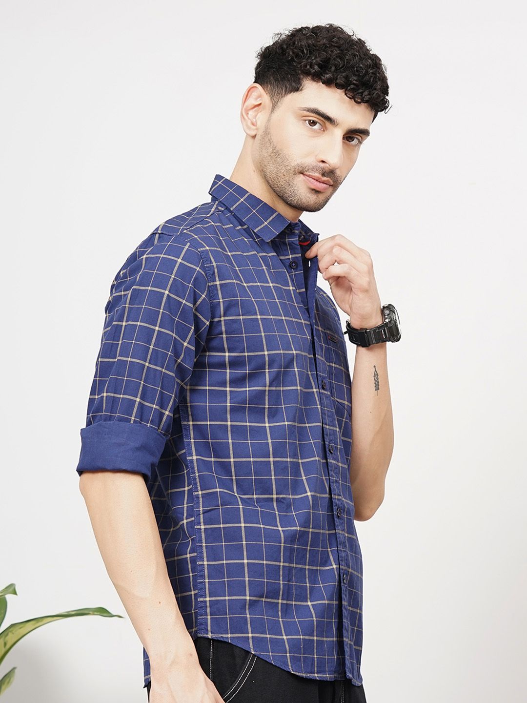 The Indian Garage Co Men Navy Blue & Grey Slim Fit Checked Casual Shirt