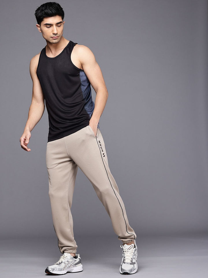 HRX by Hrithik Roshan Men Run On Clouds Trailtrackers Rapid-Dry Running Joggers