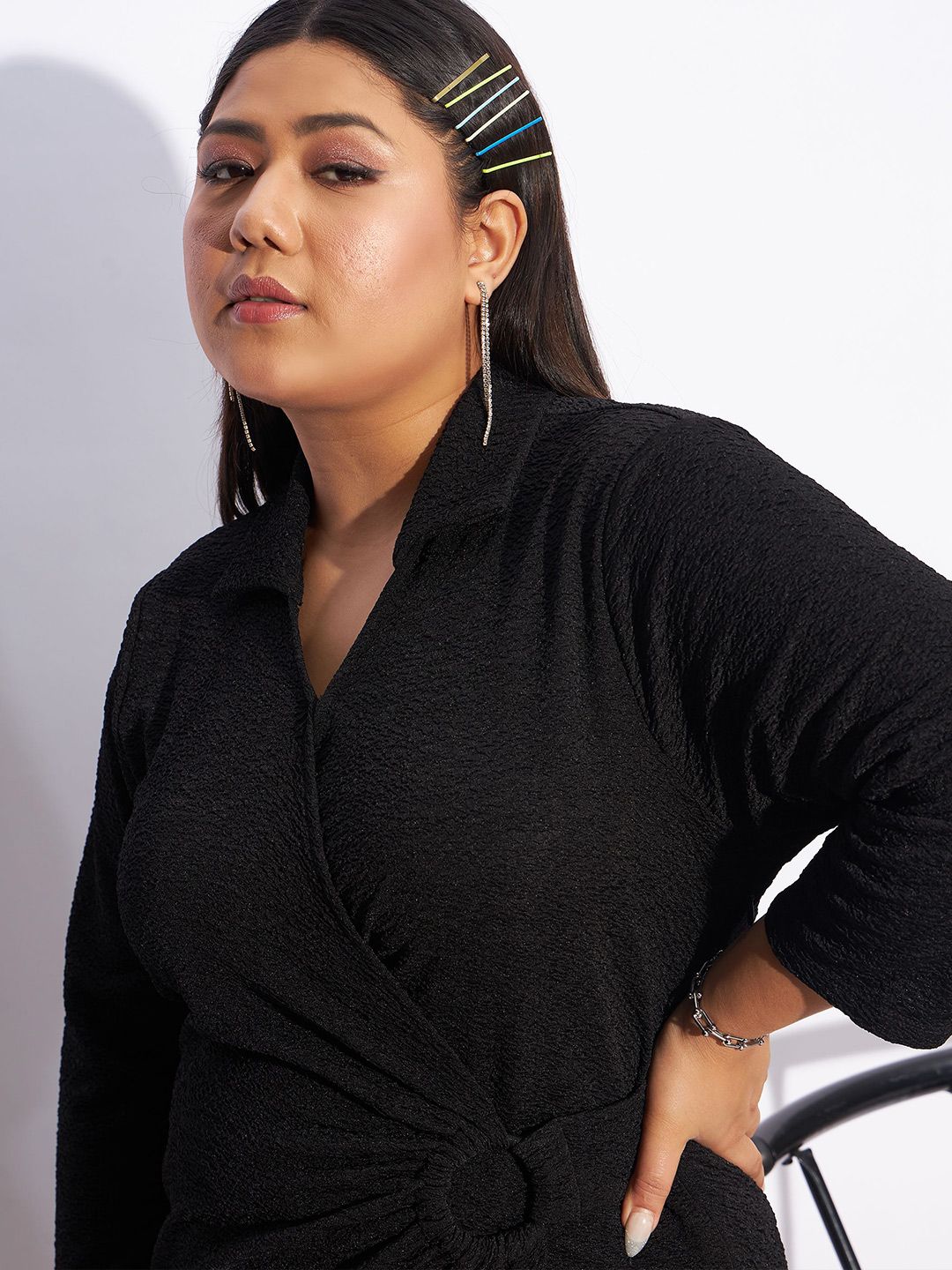 SASSAFRAS Curve Plus Size V-Neck Bodycon Dress
