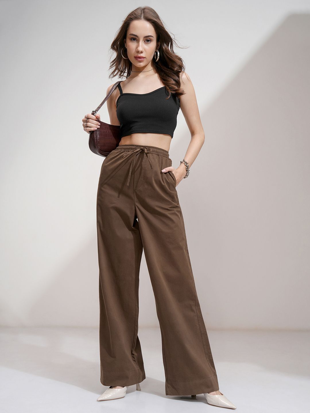 Tokyo Talkies Women Solid Elasticated Waist Straight FIt Casual Pants