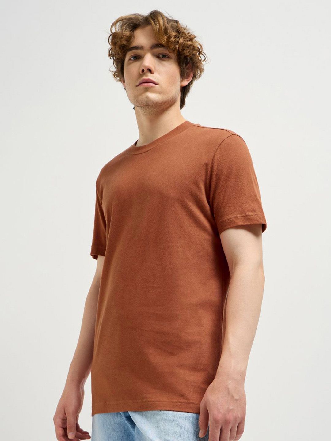 THE BEAR HOUSE Men Solid Round Neck Cotton T-shirt