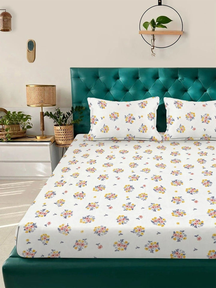 Moda Rapido X KLOTTHE Cream-Coloured Floral 300 TC King Bedsheet with 2 Pillow Covers