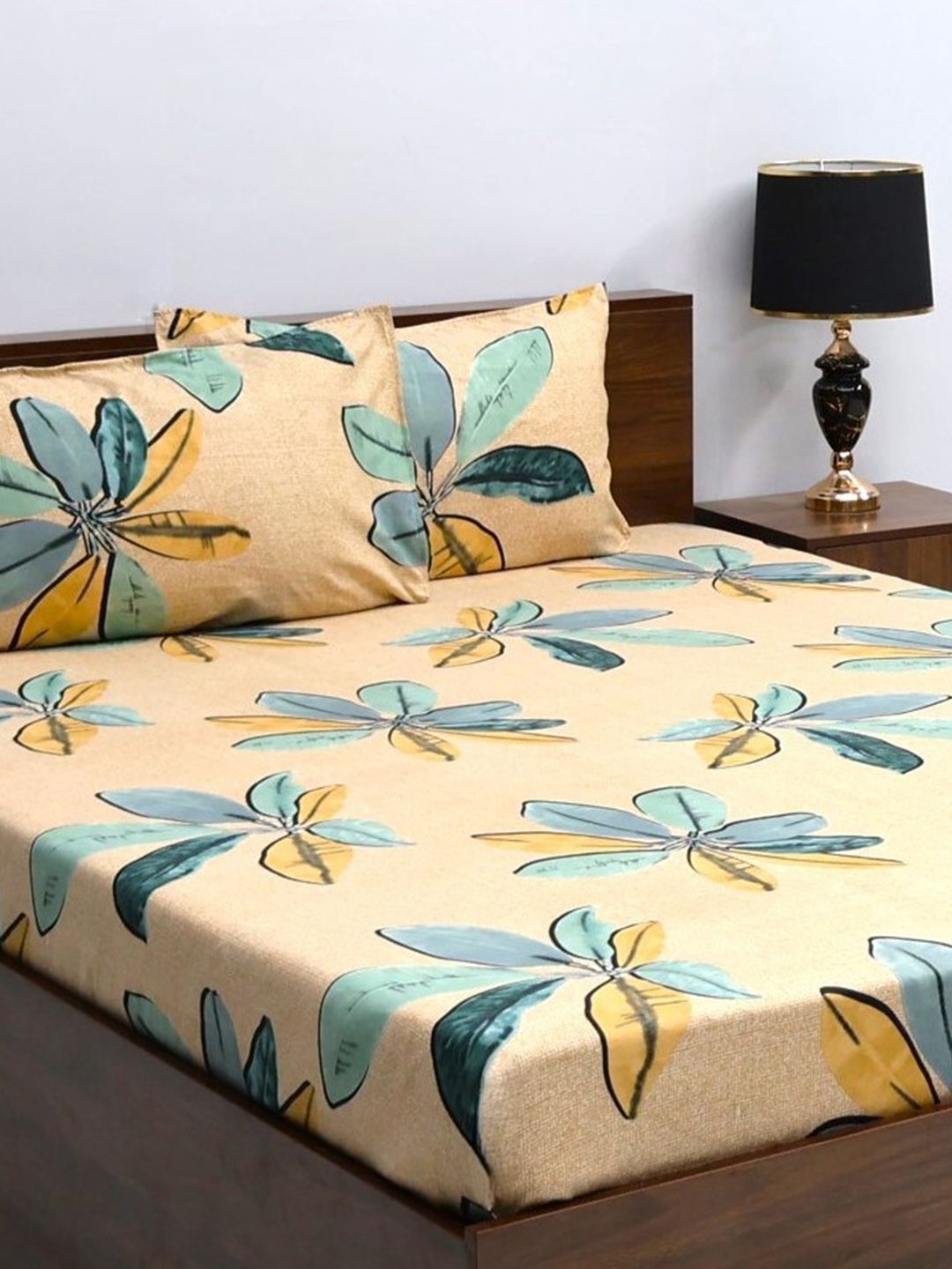 BOMBAY DYEING Beige Floral Microfiber 144 TC Queen Bedsheet &2 Pillow Covers
