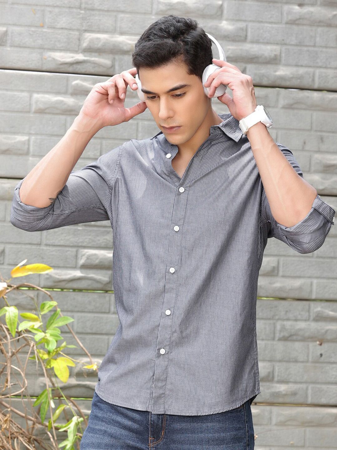Thomas Scott Premium Fit Striped Spread Collar Roll-Up Sleeves Cotton Casual Shirt
