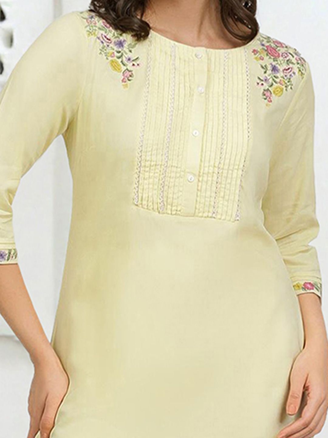 W Floral Embroidered Regular Thread Work Kurta with Trousers