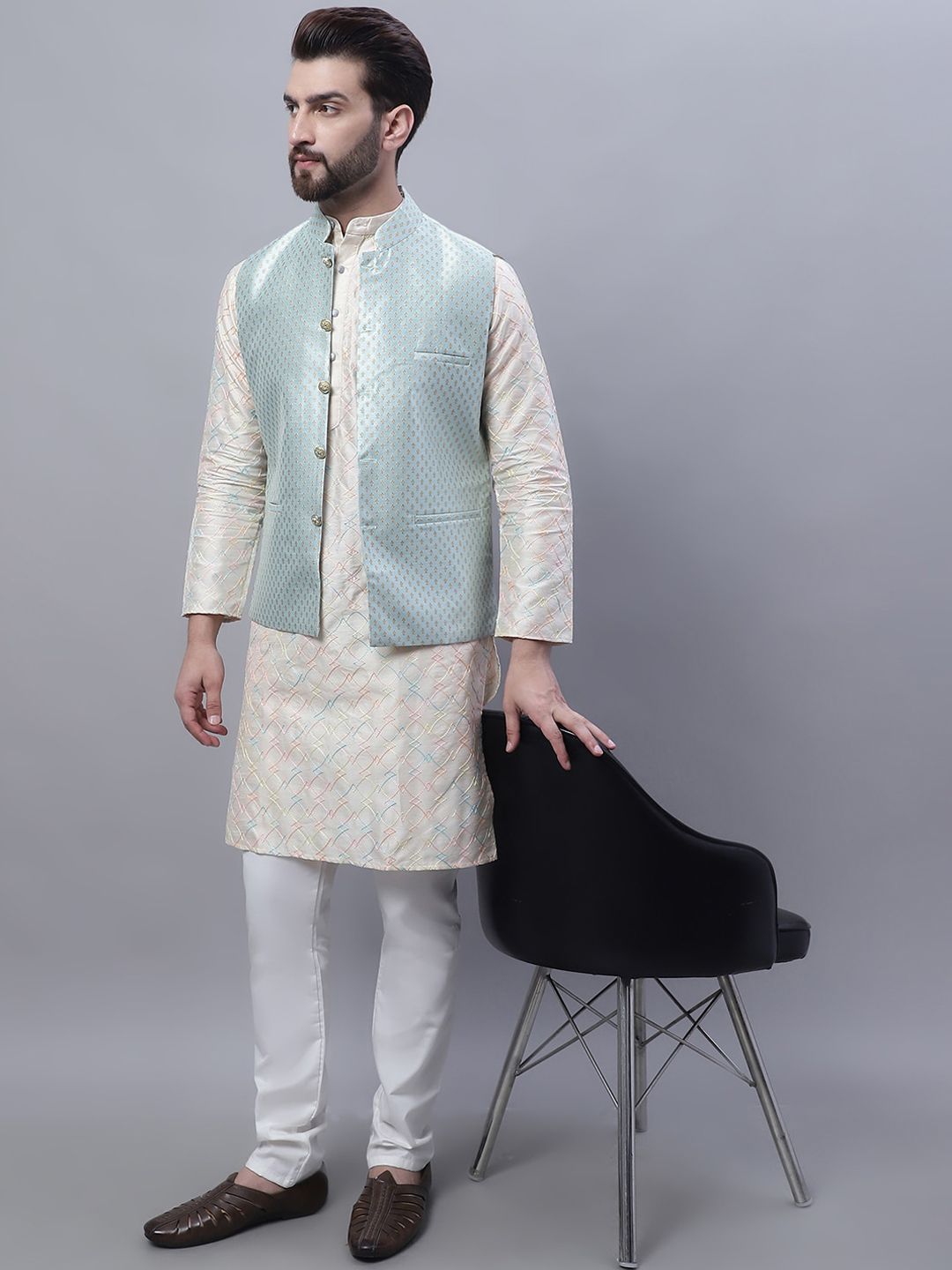 SOJANYA Embroidered Mandarin Collar Kurta with Pyjamas & Nahru Jacket