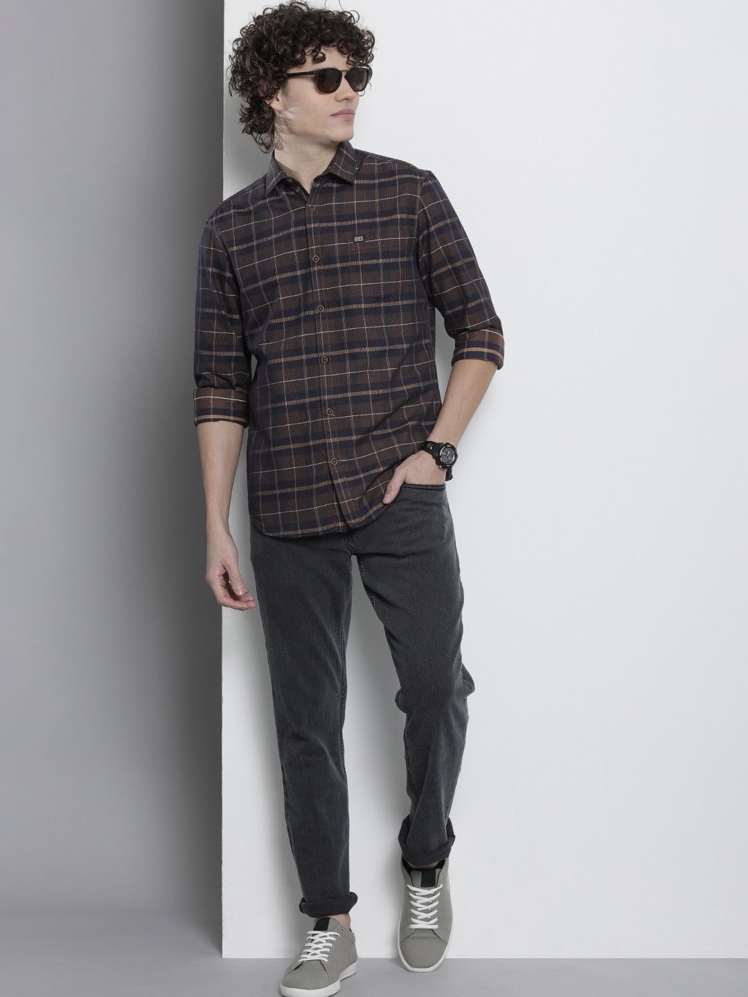 The Indian Garage Co Men Checked Casual Shirt