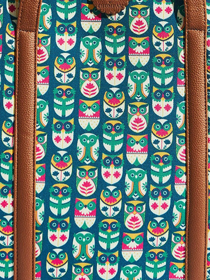 TEAL BY CHUMBAK Owl March Printed Shopper Tote Bag